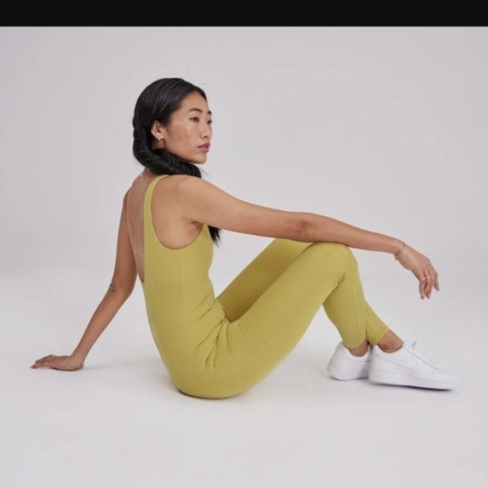 EUC Girlfriend Collective Pear (SP/21) Scoop Unitard